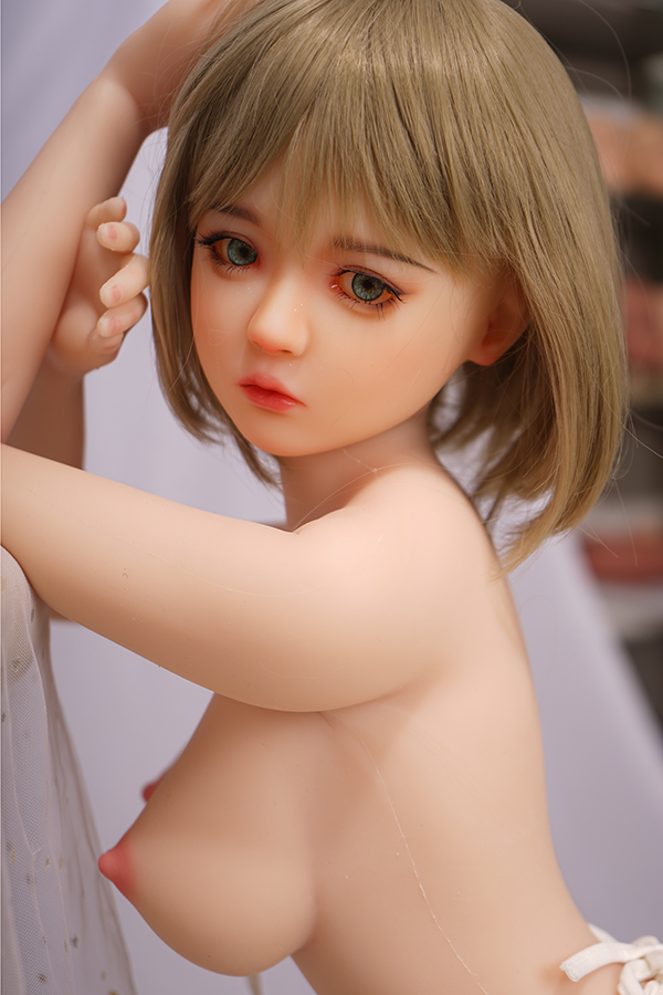 Sexpuppen mit großen Brüsten
