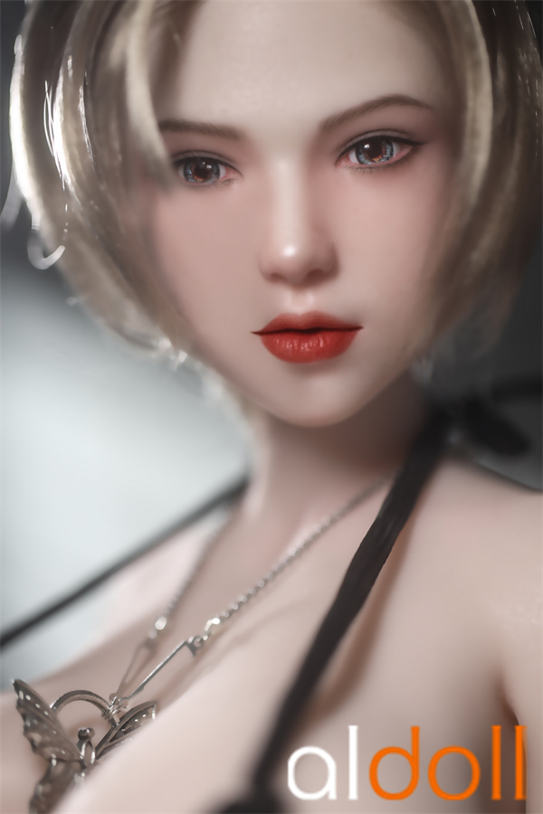 seks lutka s velikim sisama